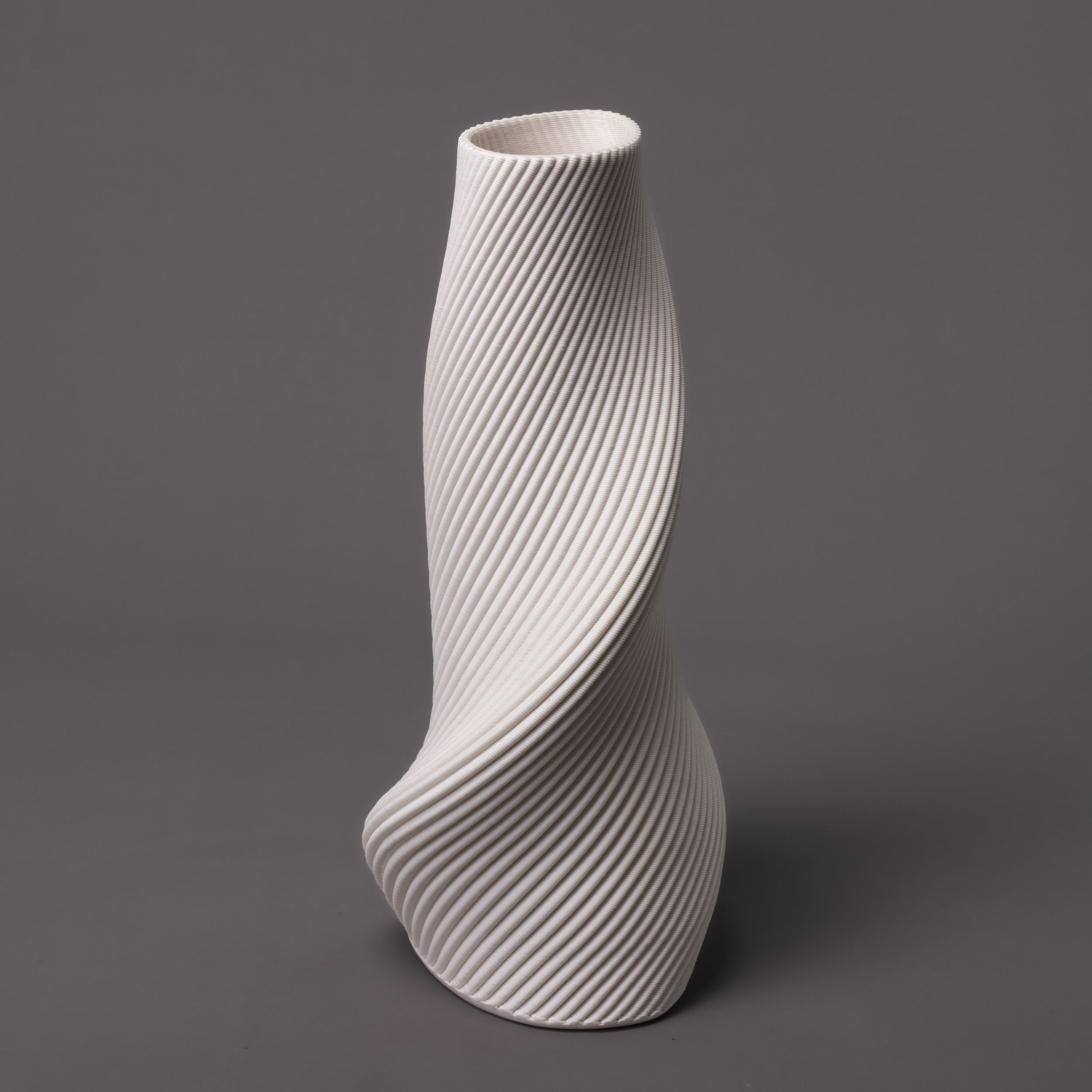 Tornado sculpture – white porcelain – BinaryCeramics, Athens