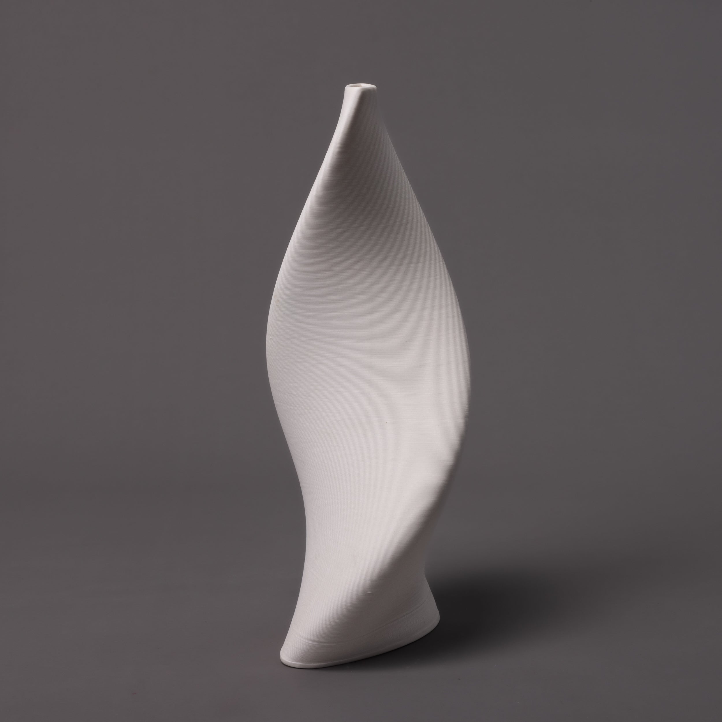 Tornado sculpture – white porcelain – BinaryCeramics, Athens