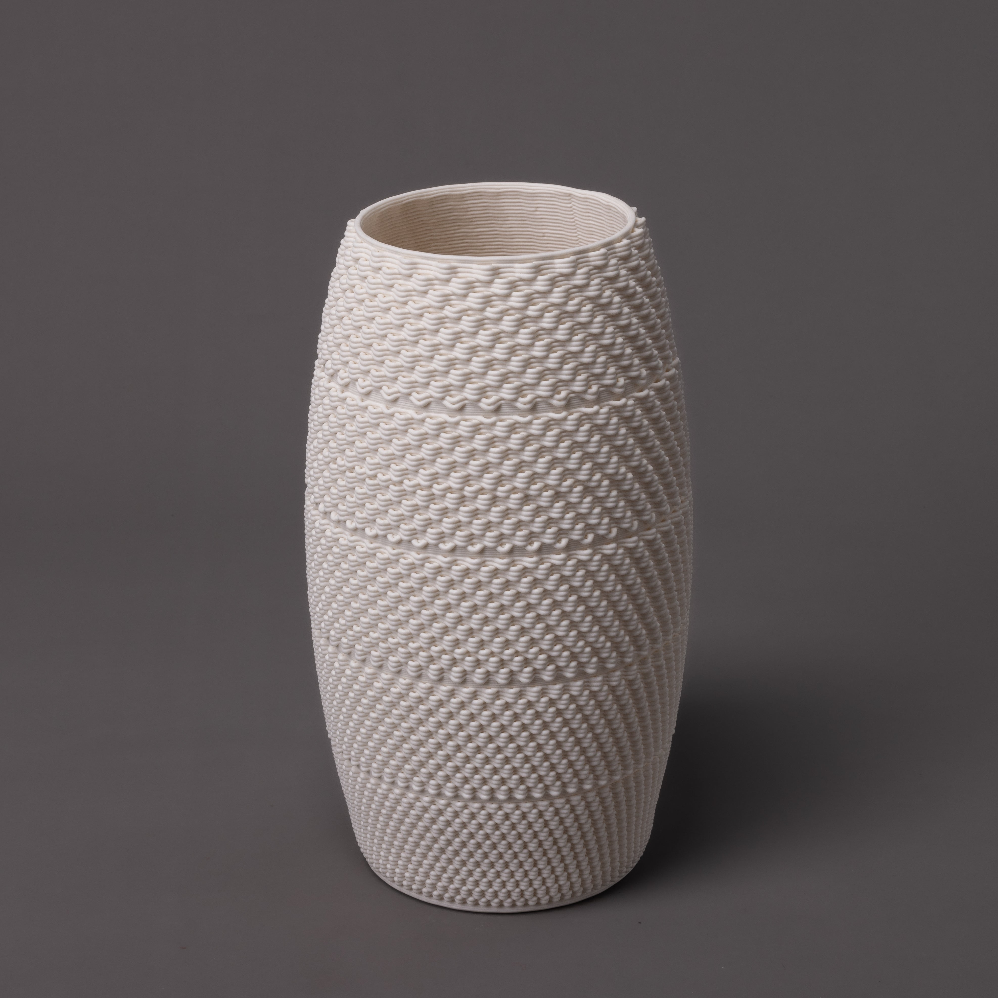 Dash sculpture – white porcelain – BinaryCeramics, Athens