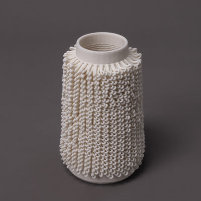 Dash sculpture – white porcelain – BinaryCeramics, Athens