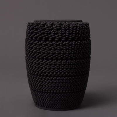 Dash ceramic sculpture in black clay – BinaryCeramics