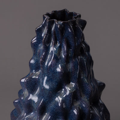 Alien sculpture – black clay, blue glaze – BinaryCeramics, Athens