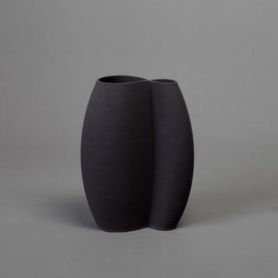 Intersect sculpture – black clay – BinaryCeramics, Athens