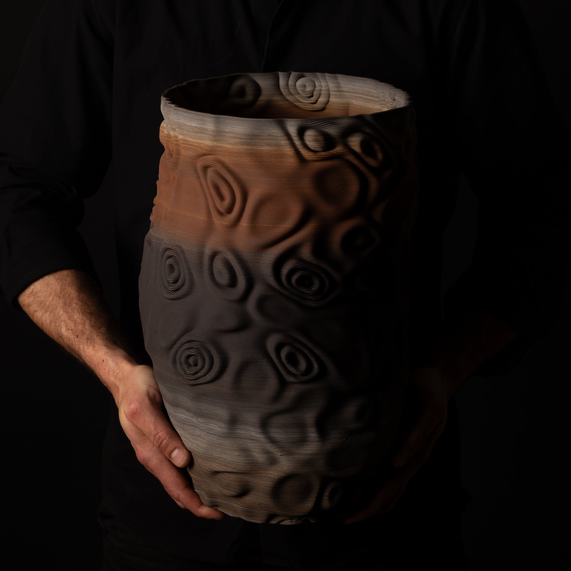 S-0001 Santorini Organic Sculpture – Mixed Clay – artist holding – BinaryCeramics Athens