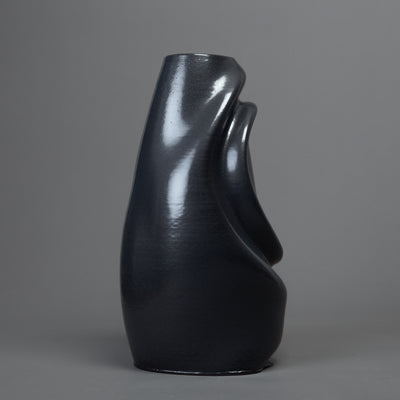 black clay, black glaze alien form – algorithmic ceramic design