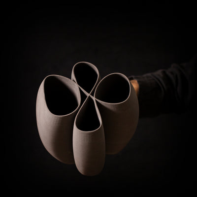 I-0010 Intersect Continuous-Line Ceramic Sculpture in Black Clay - surface detail - BinaryCeramics Athens